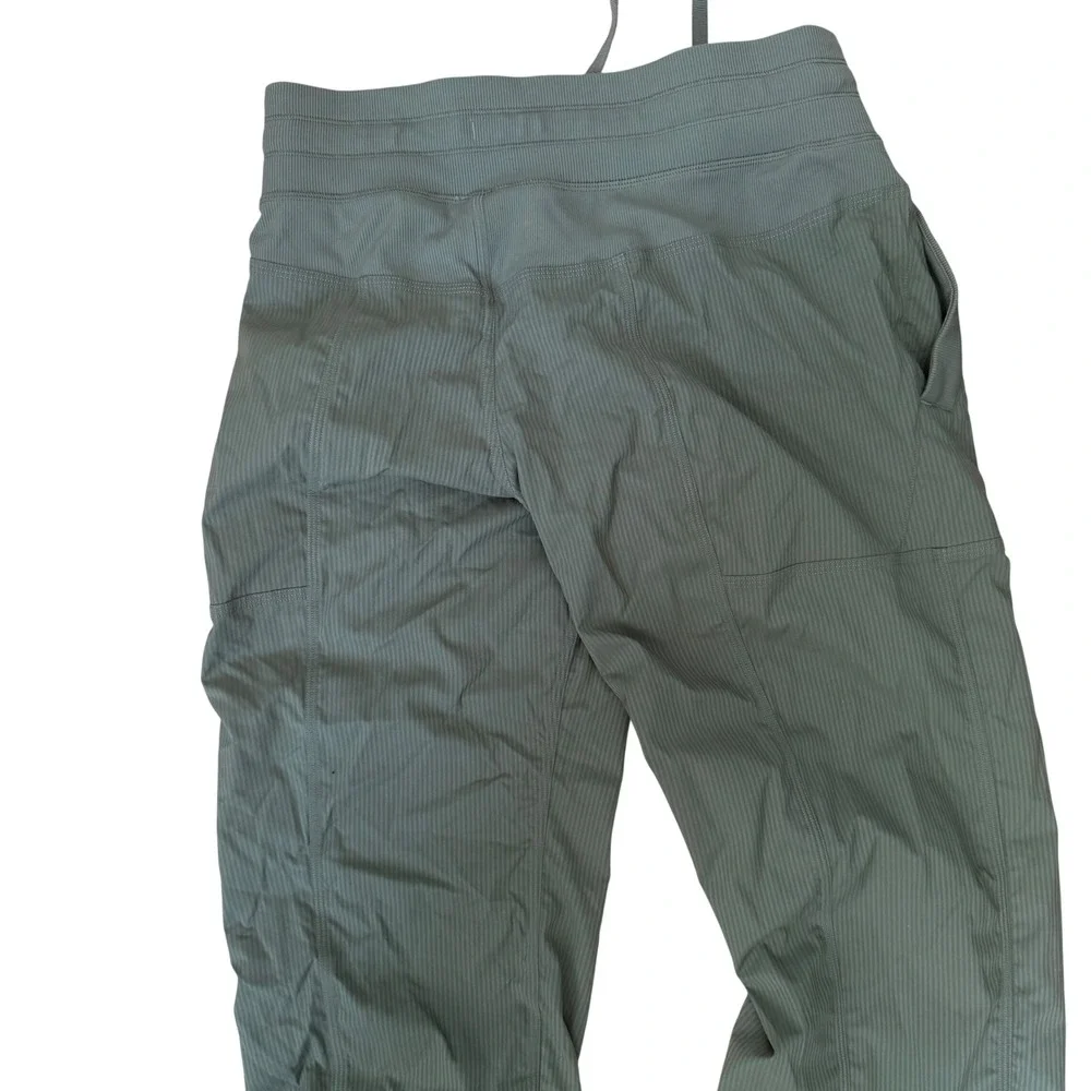 Lululemon dance studio midrise pant NWT size 6 green